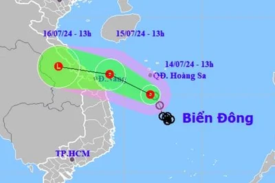 Áp thấp nhiệt đới giật cấp 8 ở Hoàng Sa, hướng vào Quảng Bình - Quảng Ngãi