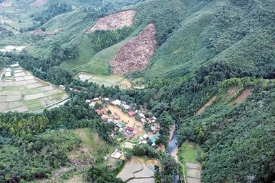 Nơi biên giới có vườn địa đàng