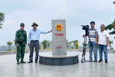 Về nơi “một tiếng gà gáy 3 nước cùng nghe”