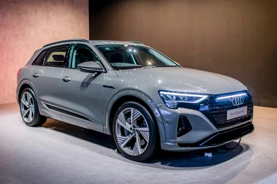 Audi Q8 e-tron 2024: Mẫu SUV thuần điện giá 3,8 tỷ đồng