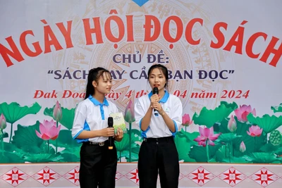 Ngày hội “Sách hay cần bạn đọc” tại Đak Đoa