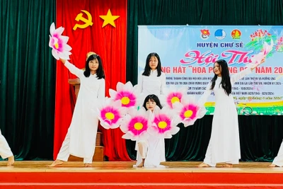 Chư Sê: Hội thi tiếng hát Hoa phượng đỏ