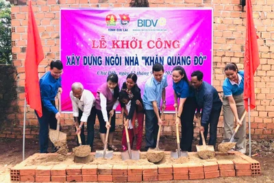 Khởi công xây dựng ngôi nhà “Khăn quàng đỏ” cho thiếu nhi ở xã Ia Ka