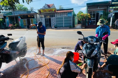 “Rửa xe gây quỹ” ở huyện Chư Prông: Việc làm nhỏ, ý nghĩa lớn