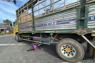 Pleiku: Xe tải tông xe đạp ở ngã tư Biển Hồ, nam sinh lớp 6 tử vong