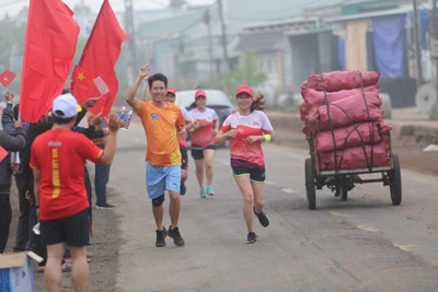 Hơn 600 người tham gia chạy đồng hành “ Vì bình yên biên giới”