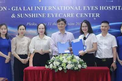 Bệnh viện Mắt Quốc Tế Sài Gòn-Gia Lai ký kết hợp tác chuyên môn với Sunshine Eyecare Center