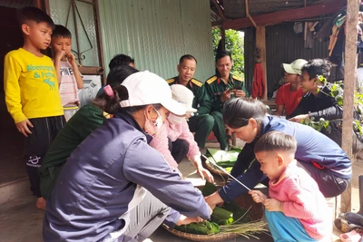 Ấm lòng với Ngày hội Bánh chưng xanh