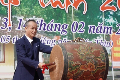 An Khê rộn ràng Hội Cầu Huê