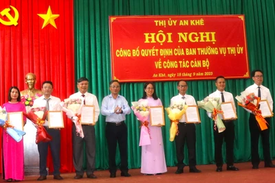 An Khê công bố quyết định về công tác cán bộ