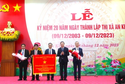 Long trọng tổ chức kỷ niệm 20 năm Ngày thành lập thị xã An Khê