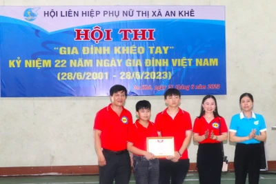 An Khê: 11 gia đình tham gia hội thi “Gia đình khéo tay”