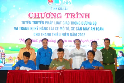 Truyền thông Luật Giao thông đường bộ cho gần 400 thanh niên Kông Chro