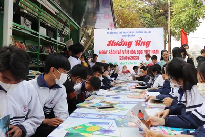 Gần 400 giáo viên, phụ huynh, học sinh huyện Mang Yang tham gia Ngày hội đọc sách