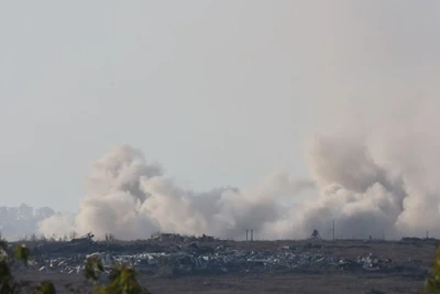 Lực lượng phong trào Hamas phóng tên lửa vào khu vực miền Trung Israel