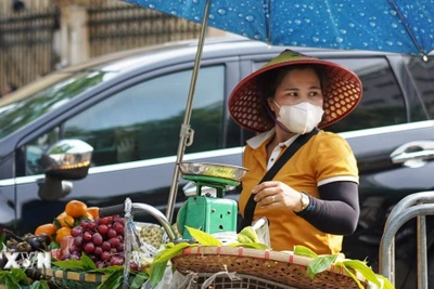 Hà Nội có nơi nắng nóng gay gắt trong ngày cuối tuần, nhiệt độ cao nhất 38 độ C