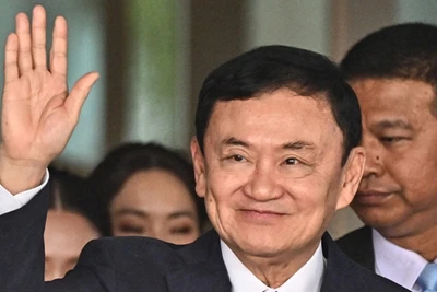 Cựu Thủ tướng Thái Lan Thaksin nhận án tù 8 năm