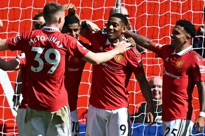 Đánh bại Everton, Manchester United trở lại top 3 Premier League 