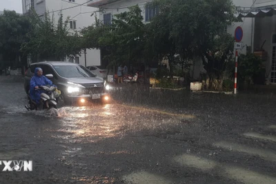 Khu vực Bắc Bộ, Trung Bộ ngày nắng nóng, chiều tối và đêm có mưa to