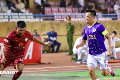 Văn Quyết hóa 'người hùng' mang về 3 điểm cho Hà Nội FC