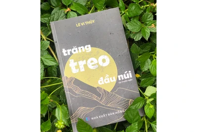 “Trăng treo đầu núi”