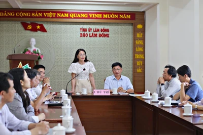 Báo Gia Lai tham quan, trao đổi kinh nghiệm tại Báo Lâm Đồng