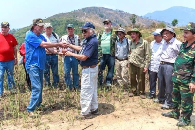 Tìm nhau từ hai chiến tuyến