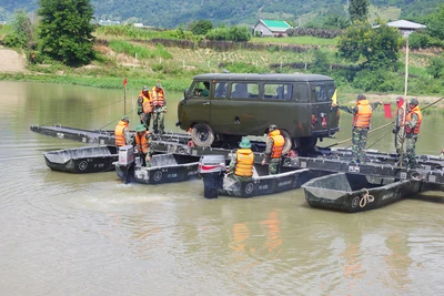 Lực lượng vũ trang thi đua huấn luyện giỏi, dân vận khéo