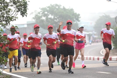 Hào hứng chạy đồng hành “Vì bình yên biên giới”