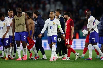 Pháp 'tịt ngòi' với Mbappe, Ý thắng tẻ nhạt Bosnia