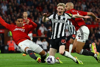 Thắng chật vật Newcastle, Man United sắp mất vé dự cúp châu Âu