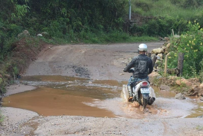 Kon Tum: Nhiều tuyến đường huyết mạch xuống cấp