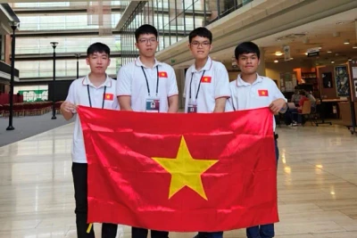 Tuyên dương học sinh đoạt giải Olympic và Khoa học kỹ thuật quốc tế 