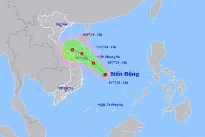 Biển Đông đón áp thấp nhiệt đới, cả nước hứng mưa to