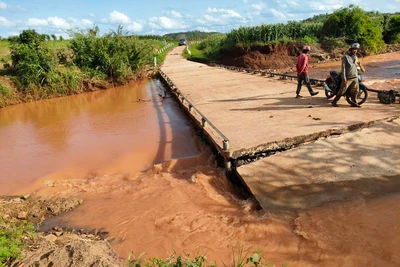 Gia cố hệ thống giao thông trong mùa mưa bão