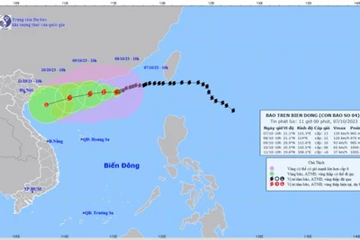 Bão số 4 gây gió giật cấp 16, đang di chuyển chậm theo hướng Tây