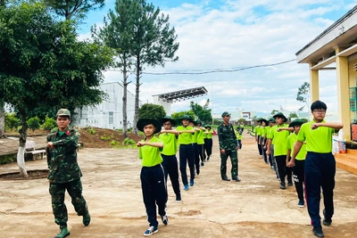 Chương trình “Học kỳ trong quân đội”: Rèn sức vóc, luyện tinh thần 