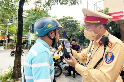 Nửa chai bia, một thùng bia khác nhau, nhưng luật chỉ có một: Phạt