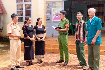 Chung tay giữ gìn bình yên buôn làng