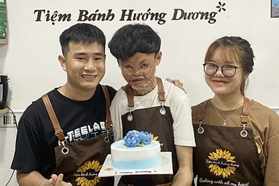 “Dị nhân” làm bánh