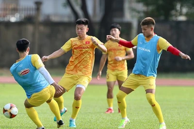 HLV Troussier chốt danh sách U22 Việt Nam tham dự SEA Games 32