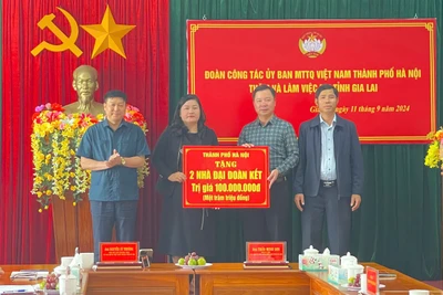 Hà Nội trao kinh phí xây tặng 2 căn nhà “Đại đoàn kết” cho hộ nghèo Gia Lai