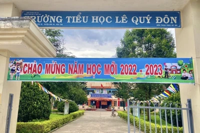 Kon Tum: 11 học sinh tiểu học nhập viện sau tiệc liên hoan