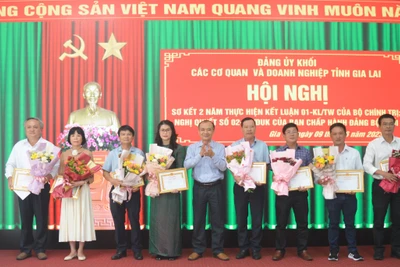 Đảng bộ Khối các Cơ quan và Doanh nghiệp tỉnh Gia Lai: Đẩy mạnh học tập và làm theo gương Bác