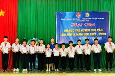 25 thí sinh tham dự Hội thi Tin học trẻ huyện Chư Păh lần thứ IV