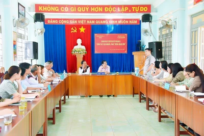 Chi bộ 3 Báo Gia Lai và Chi bộ thôn Djrông bàn giải pháp phát triển đảng viên