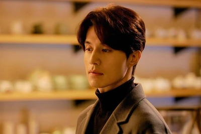 'Thần chết' Lee Dong-wook tái xuất màn ảnh rộng với 'Một mình vẫn ổn'