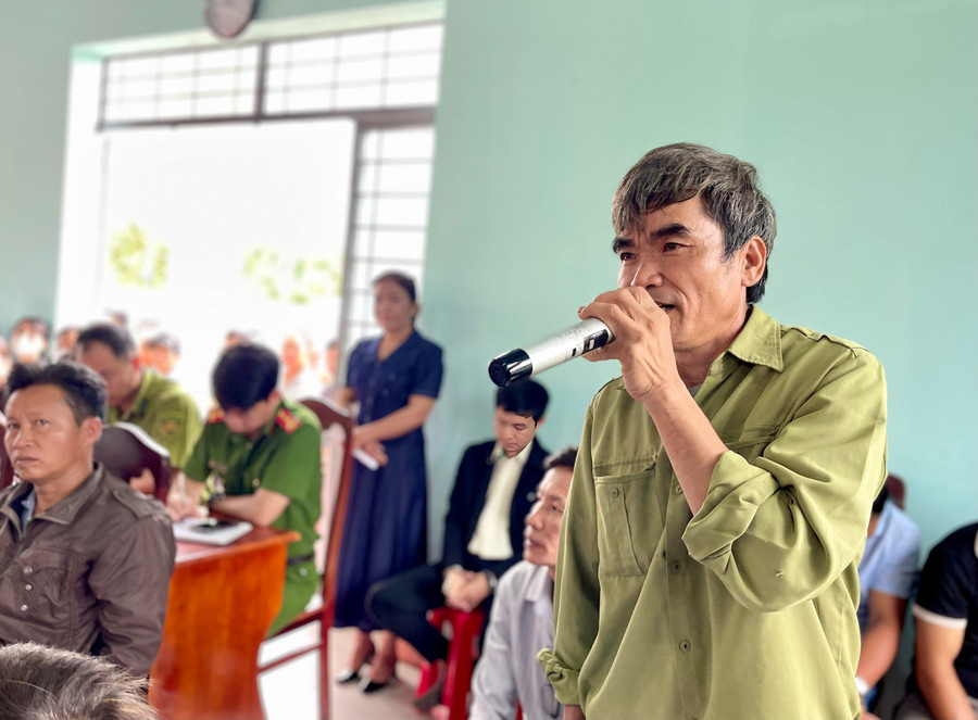 Ông Lý Tiến Tính (cử tri làng Brang, xã Ia Púch) kiến nghị một số vấn đề đến Đoàn đại biểu Quốc hội tỉnh Gia Lai. Ảnh: Vũ Thảo ong-ly-tien-tinh-cu-tri-lang-brang-xa-ia-puch-kien-nghi-mot-so-van-de-den-doandai-bieu-quoc-hoi-tinh-gia-lai-anh-vu-thao.jpg