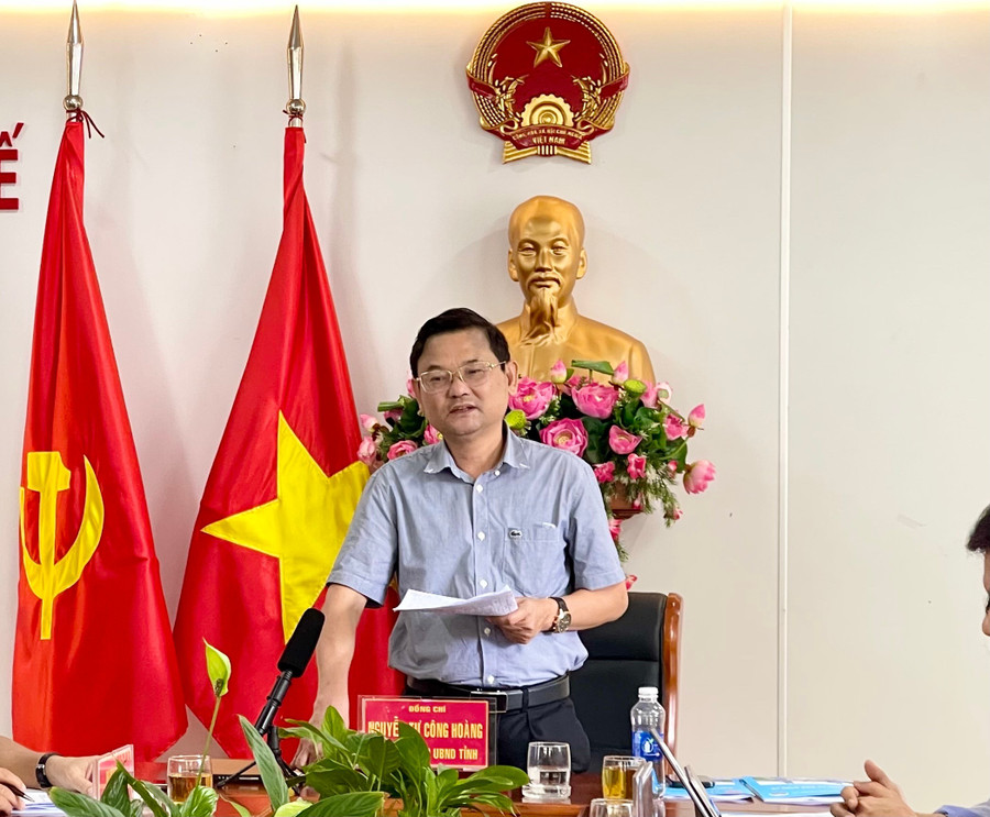 Phó Chủ tịch UBND tỉnh Nguyễn Tự Công Hoàng phát biểu tại buổi làm việc. Ảnh: Vũ Thảo 222.jpg