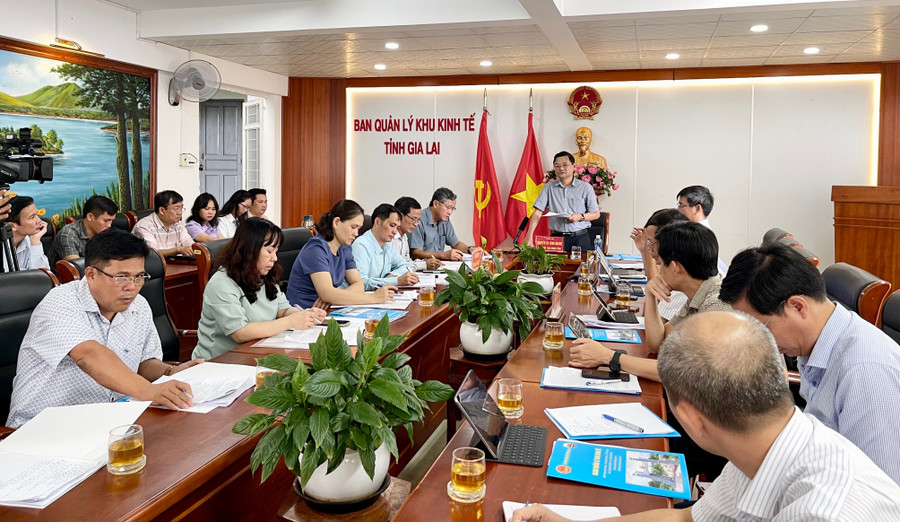 Quang cảnh buổi làm việc. Ảnh: Vũ Thảo quang-canh.jpg